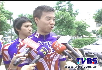 亞錦溜冰賽 駱威霖控不公拒領獎