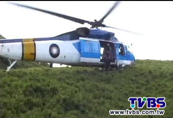 颱風登山困3天 11人失溫直升機搶救