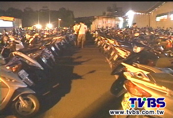 夜市停車比一比! 瑞豐車位明顯不足