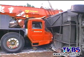 吊車狠撞客運4屍5命 最後VCR曝光