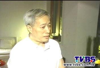 〈獨家〉一顆子彈! 資深小生姜厚任「白髮」現身