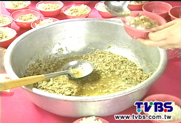「香貢貢」烏日免費滷肉飯 排隊搶