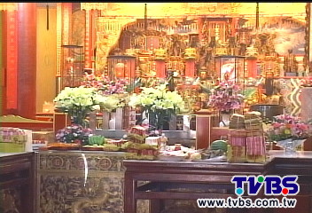 持刀匪搶天公廟 竟是內神通外鬼
