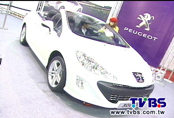 車展比炫!敞篷20秒收合 007座車上市