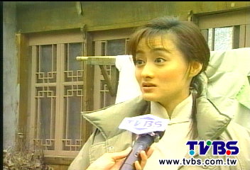 陳德容好事近!十指緊扣男友 試婚紗