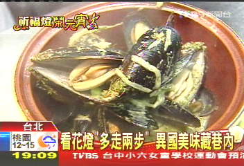 看花燈「多走兩步」　異國美味藏巷內