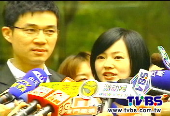 小S老公濺血PO網! 兇手竟是「門柱」