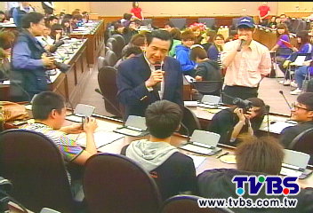 「坐答」呼巴掌說 郭素春收回並道歉