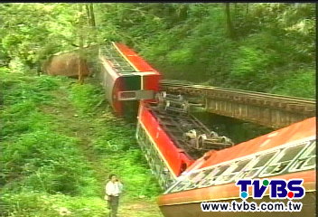 小火車翻車究責 檢初勘「斷樹惹禍」