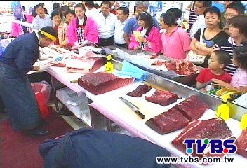 現宰黑鮪魚！珍貴三角肉　一斤12000