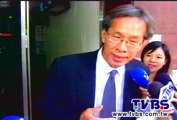 美國住滿2年半 黃芳彥可申請公民
