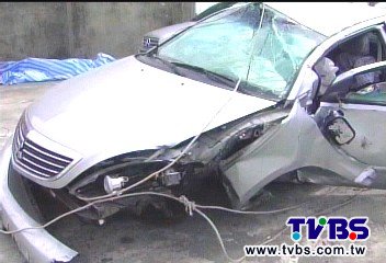 尋回鑽戒破案慶功　3警酒駕1死2傷