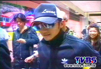 鋒芝傳婚變　港媒扯出掏空資產