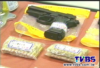 移動躲查緝？　槍毒犯火車上賣槍！