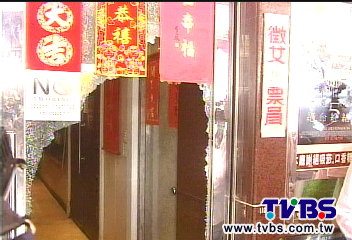 未滿18歲買嘸電影票 國中生怒砸戲院