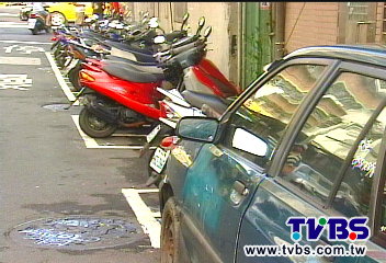 畫機車格沒告知　合法停車變「違停」