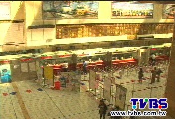 「售票口挪移」動線亂 台北車站變迷宮