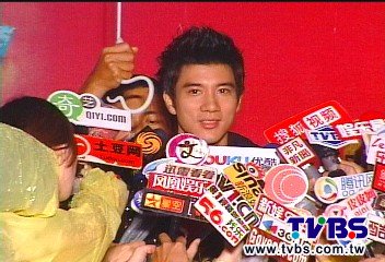 王力宏新歌首映 千萬MV當武打片拍