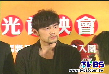 洪一峰電影首映　周董避談情事房事