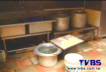 西門町羊肉羹飄香　餓賊「整鍋捧去」
