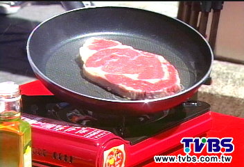 含瘦肉精! 電視購物「比臉大牛排」下架