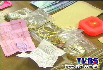 拾金不昧！　清潔員撿50萬現金黃金送警