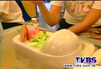 馬桶當餐具！　台「便所」餐廳全球最怪