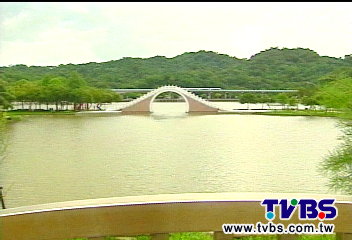 大湖公園美照 登上「法國世界報」