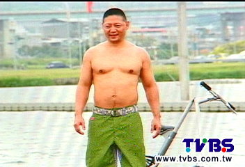 「錢搶銀行就有」　雨衣盜誇海口露餡