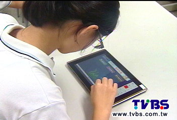 不用再簽名　「APP聯絡簿」成績即時看