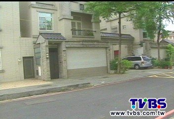 殷少新車千萬　生活奢華向被害者哭窮