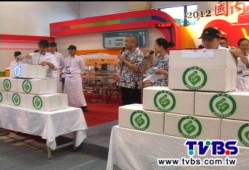 「7年級老師」擊敗飯店 廚藝賽奪冠!