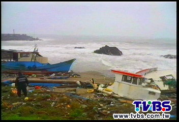 天秤颱風/豪雨襲東!溪暴漲、土石崩 蘭嶼3人傷
