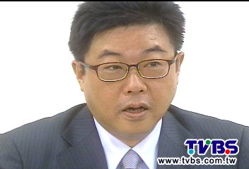 周旋主播、小女友？　陳冲准胡幼偉辭