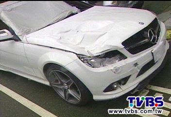 借車炫富載酒女 酒駕撞死翁肇逃
