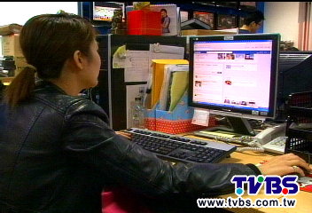 臉書解碼誰「關注」? 女大生抓男友劈腿