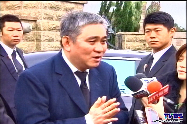 〈快訊〉大媽未能與父同葬 王文洋:盡力了