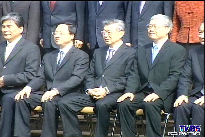 陳冲總辭! 幽默叮囑戰友「別憋尿」