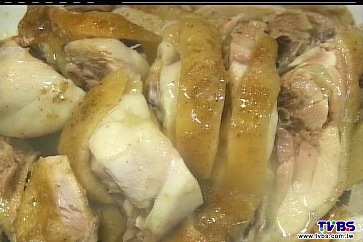 【好吃一點訣】自炒胡椒提味 現宰鹽焗雞肉鮮味美