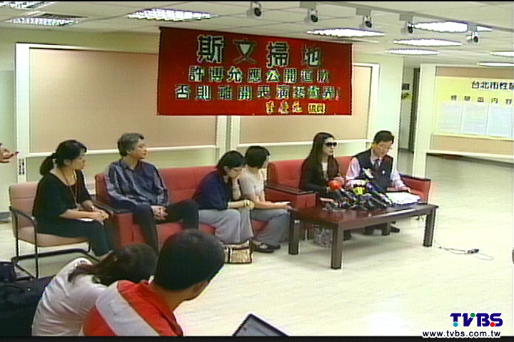 女聲樂家控強吻 許博允性騷遭訴