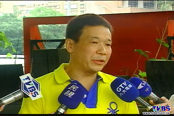 政見會?建中畢典 鍾小平談選北市長