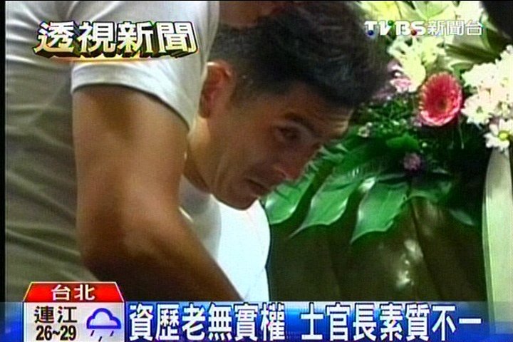 資歷老無實權　士官長素質不一