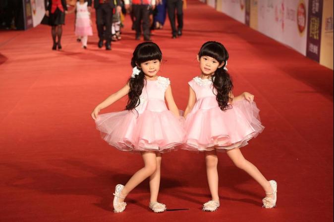 三度攻美! 左左右右「艾倫秀」慶7歲生日