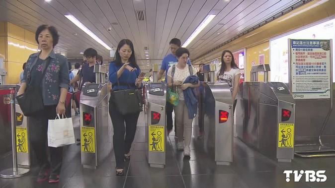 〈獨家〉柯P八月登陸 台北、上海多卡通乍現生機