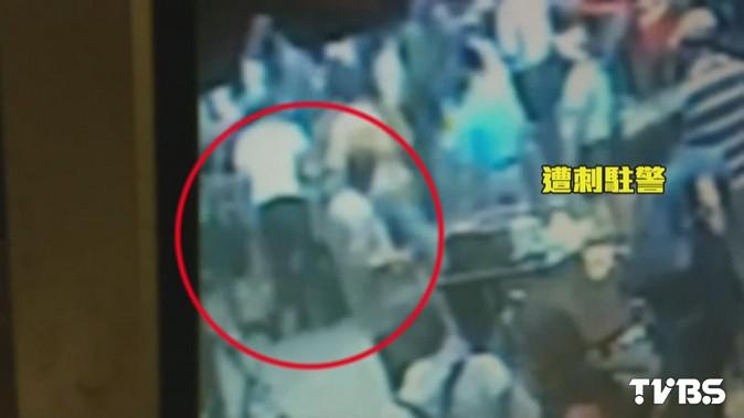 「又是你」!駐警趕攤販 捷運龍山寺外遭刺胸