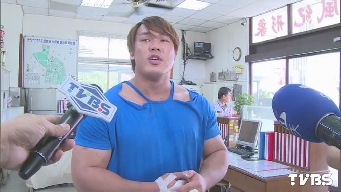 健身教練瘋狂砸車 去年也曾失控襲警