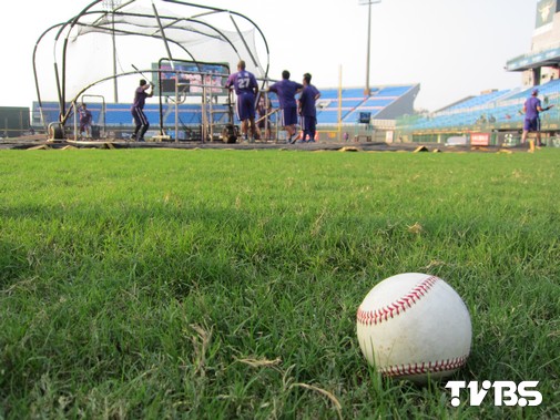 NPB/陳冠宇保送連發 撐不滿2局再吞敗