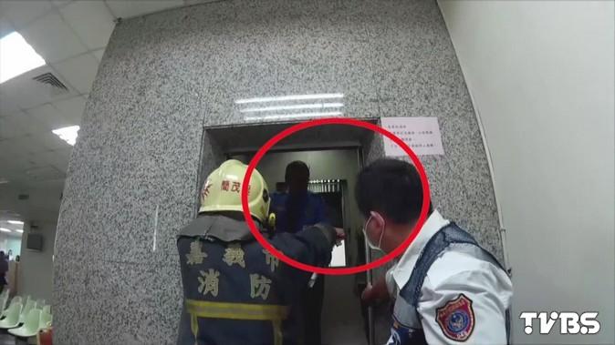 手機收訊不良！受困電梯　機警保全打112求救