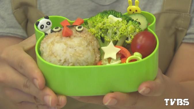 備料、塑形最「厚工」　DIY卡通便當多花1小時