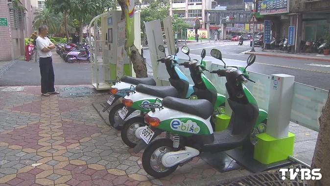 佔道營業？　交通局報警查「電動車」租借點
